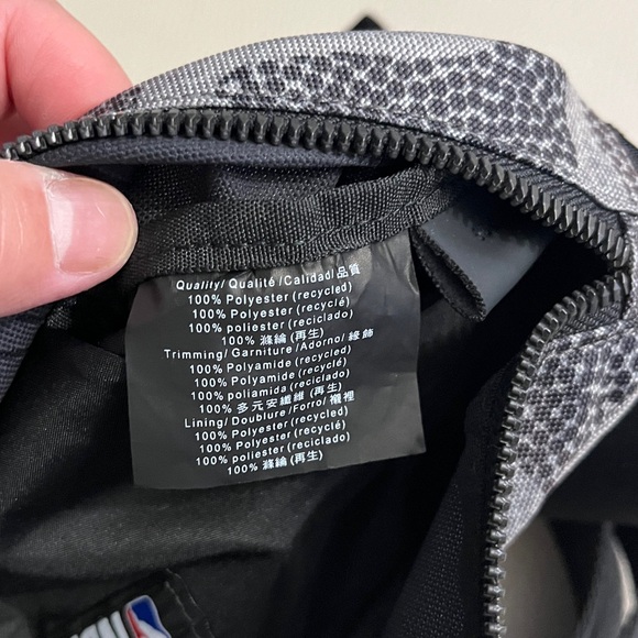 NWT - Hugo Boss x NBA Camo Embossed Double Logo Belt Bag - Picture 5 of 7